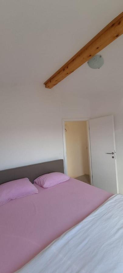 Apartmani Lanterna คิร์ก ภายนอก รูปภาพ