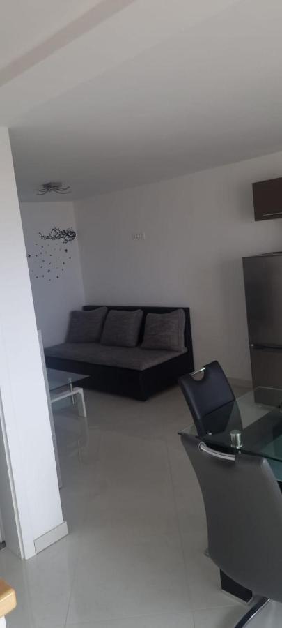 Apartmani Lanterna คิร์ก ภายนอก รูปภาพ